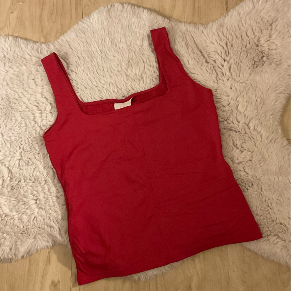 Red square neck camisole